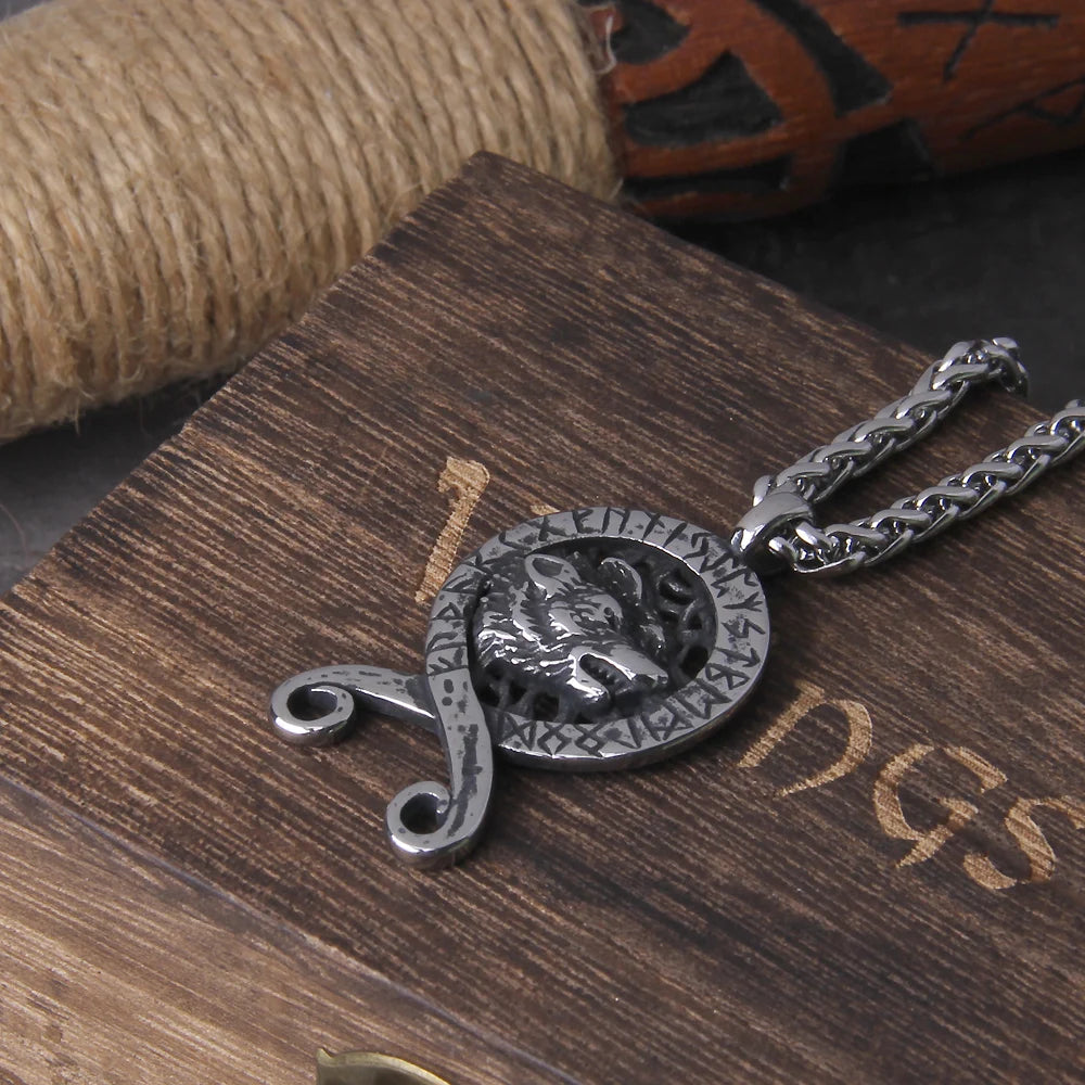 New Vintage Viking Rune Wolf Head Pendant Men's Charm Necklace Locomotive Rock Party Jewelry with wooden box as gift